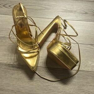 Fashion Nova heels. Worn once for a wedding. Size 8.